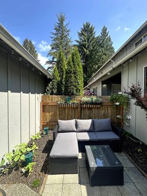 Charming Forest Escape 2BR House in Olympia – photo 1