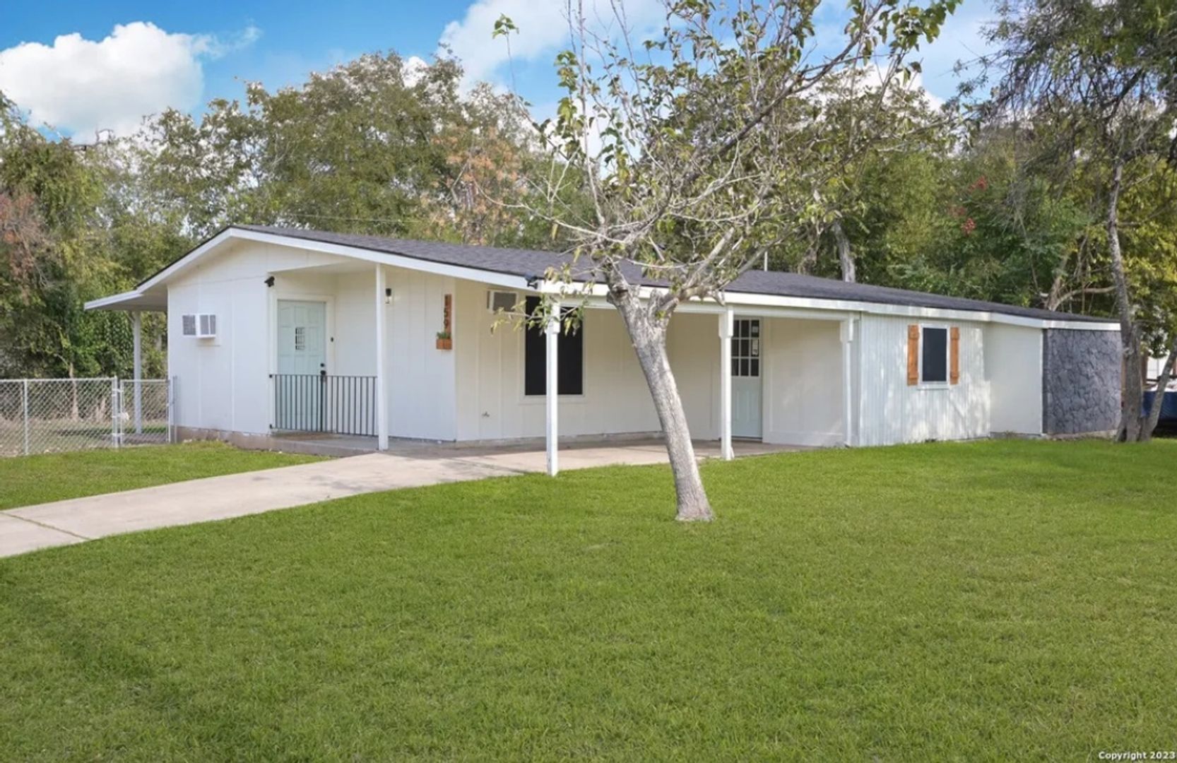 San Antonio House: 159 Wayfarer Pl