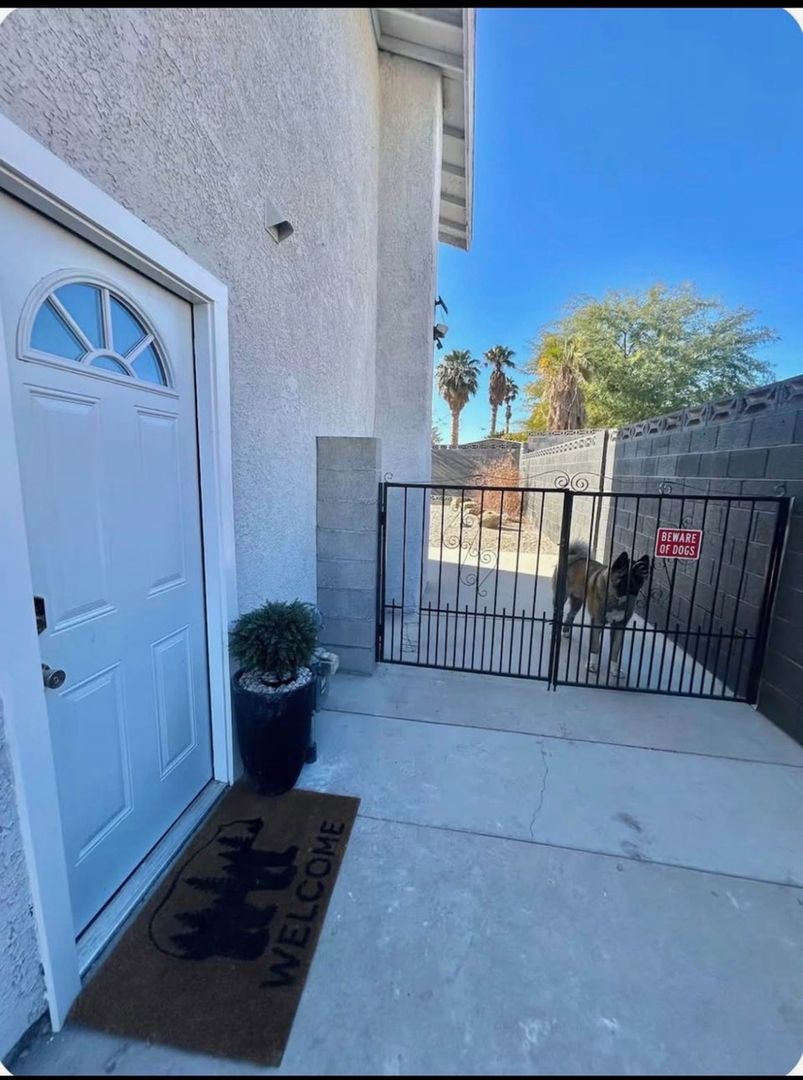 Las Vegas House: 5275 Carol Cir
