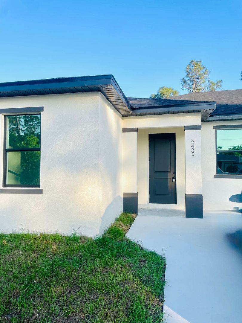 Lehigh Acres Townhome: 2425 Millie Ave S