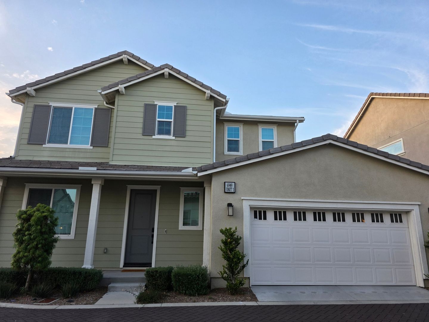 Fontana Townhome: 6949 Mallow Dr