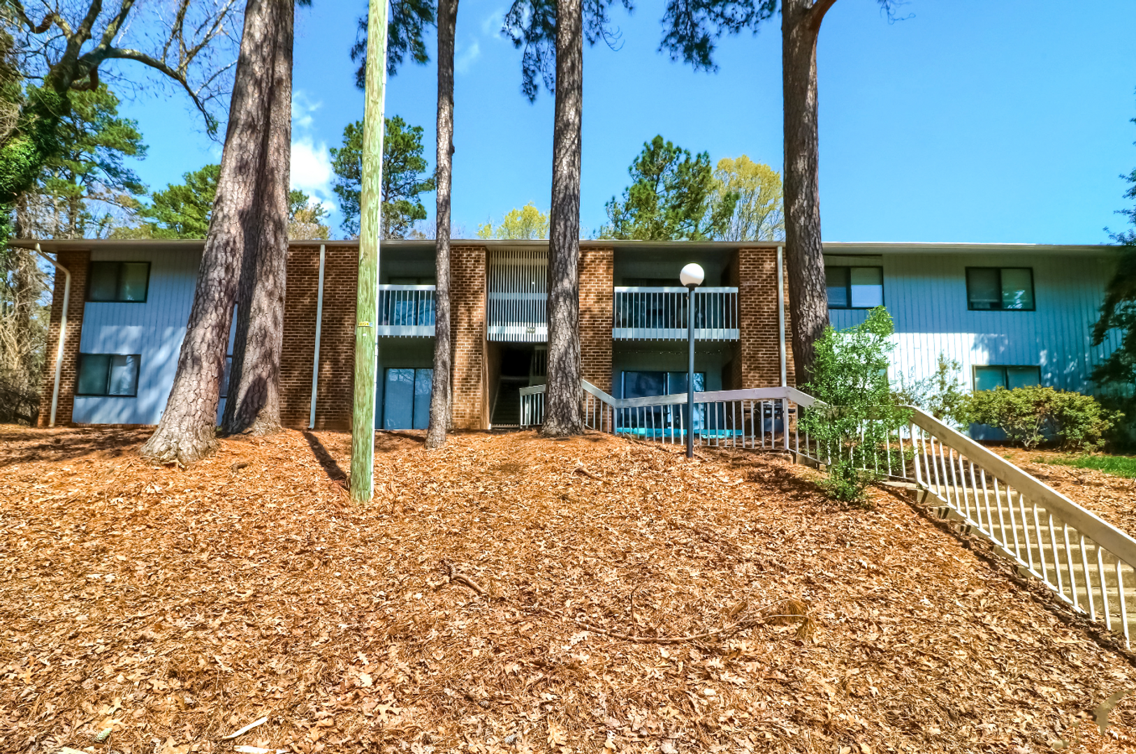 Raleigh House: 1000 Sandlin Pl