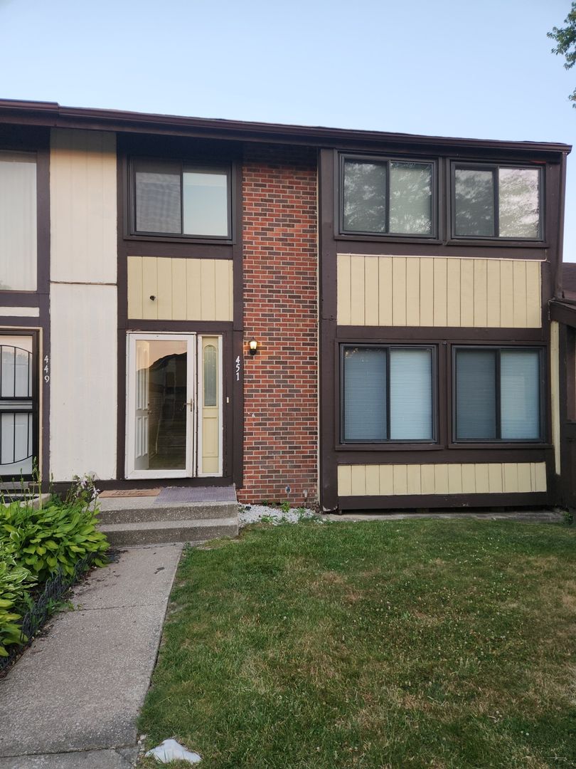 University Park House: 451 Doral Ter