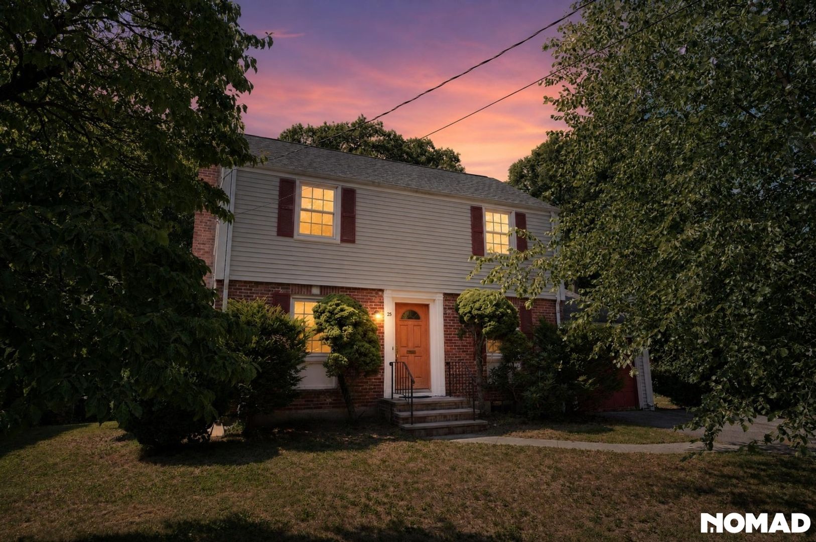 Natick House: 25 Surrey Ln