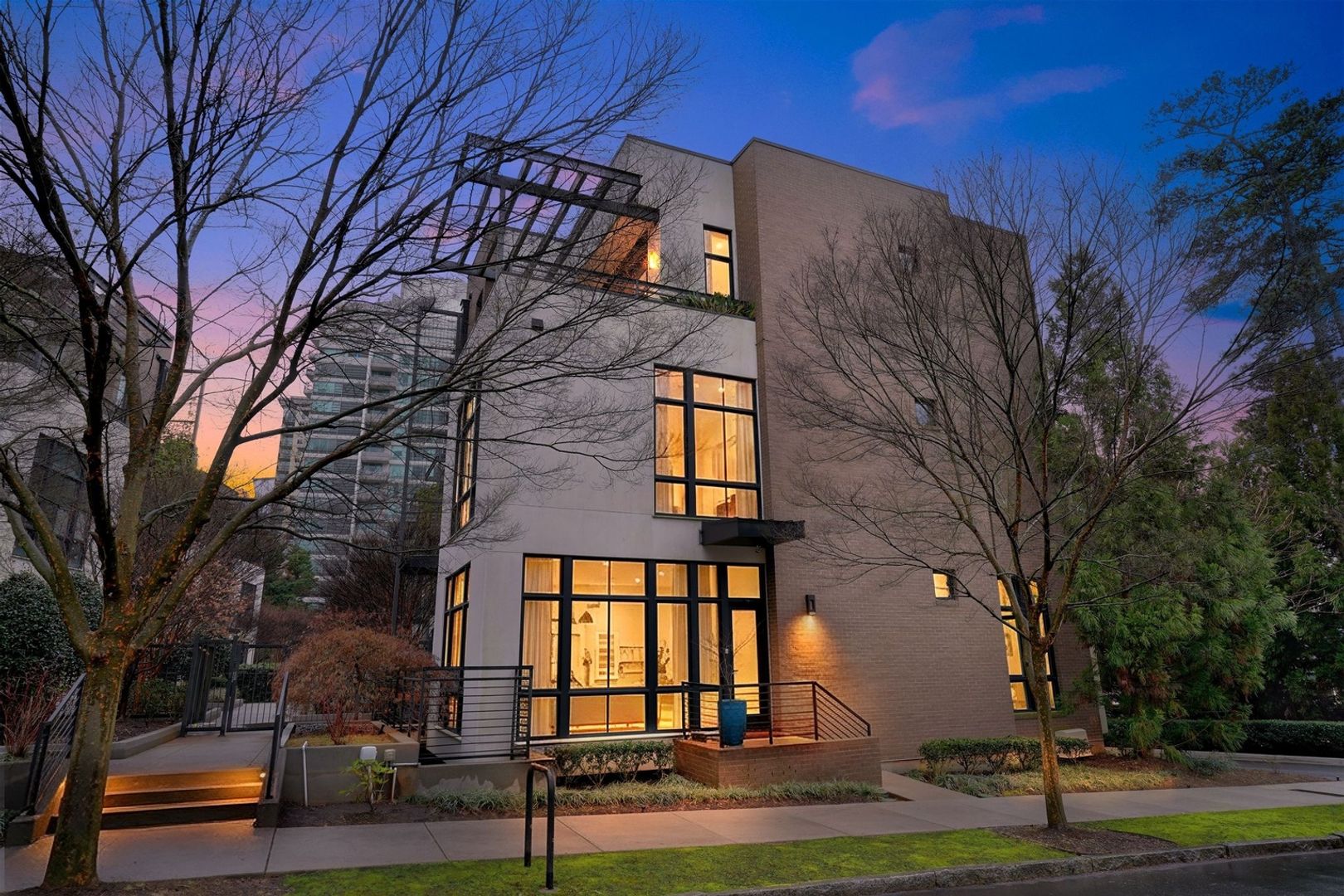 Atlanta House: 721 Longleaf Dr NE