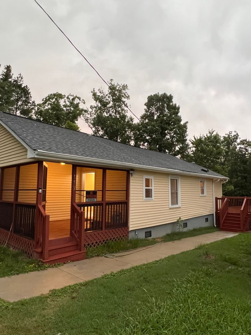 Morrisville House: 117 Barbee Rd