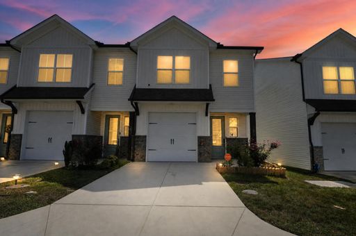 Charming 3BR Condo in Lenoir City