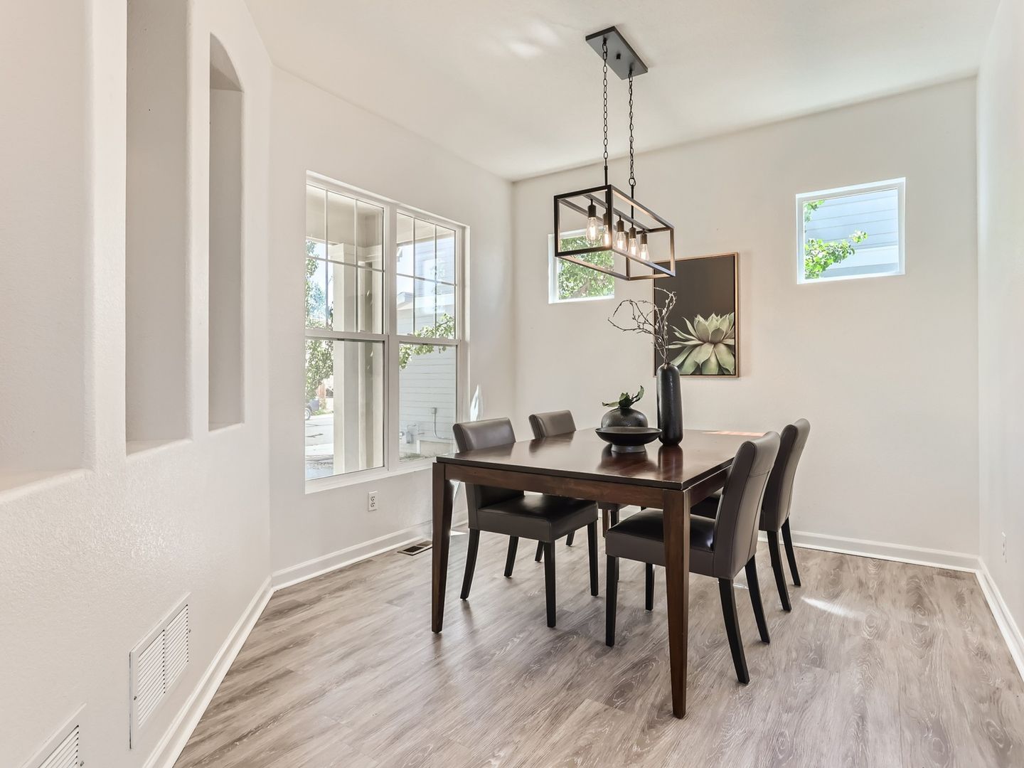 Aurora House: 20046 E Lasalle Dr