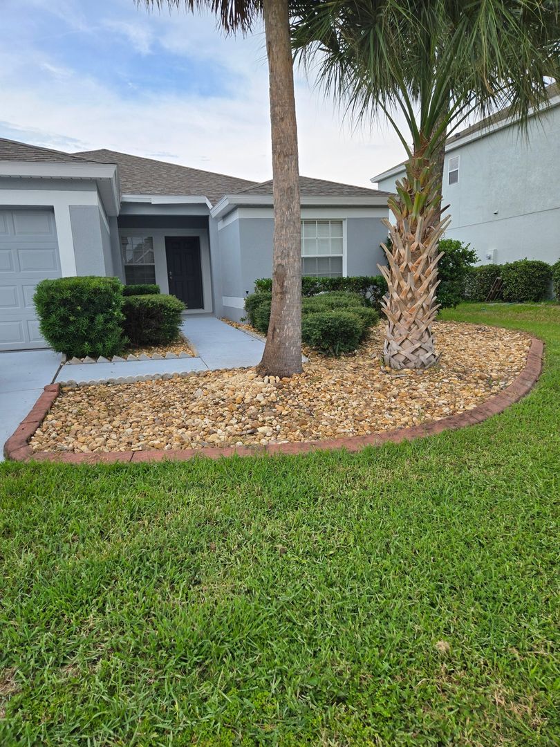 Sanford House: 136 Bella Rosa Cir