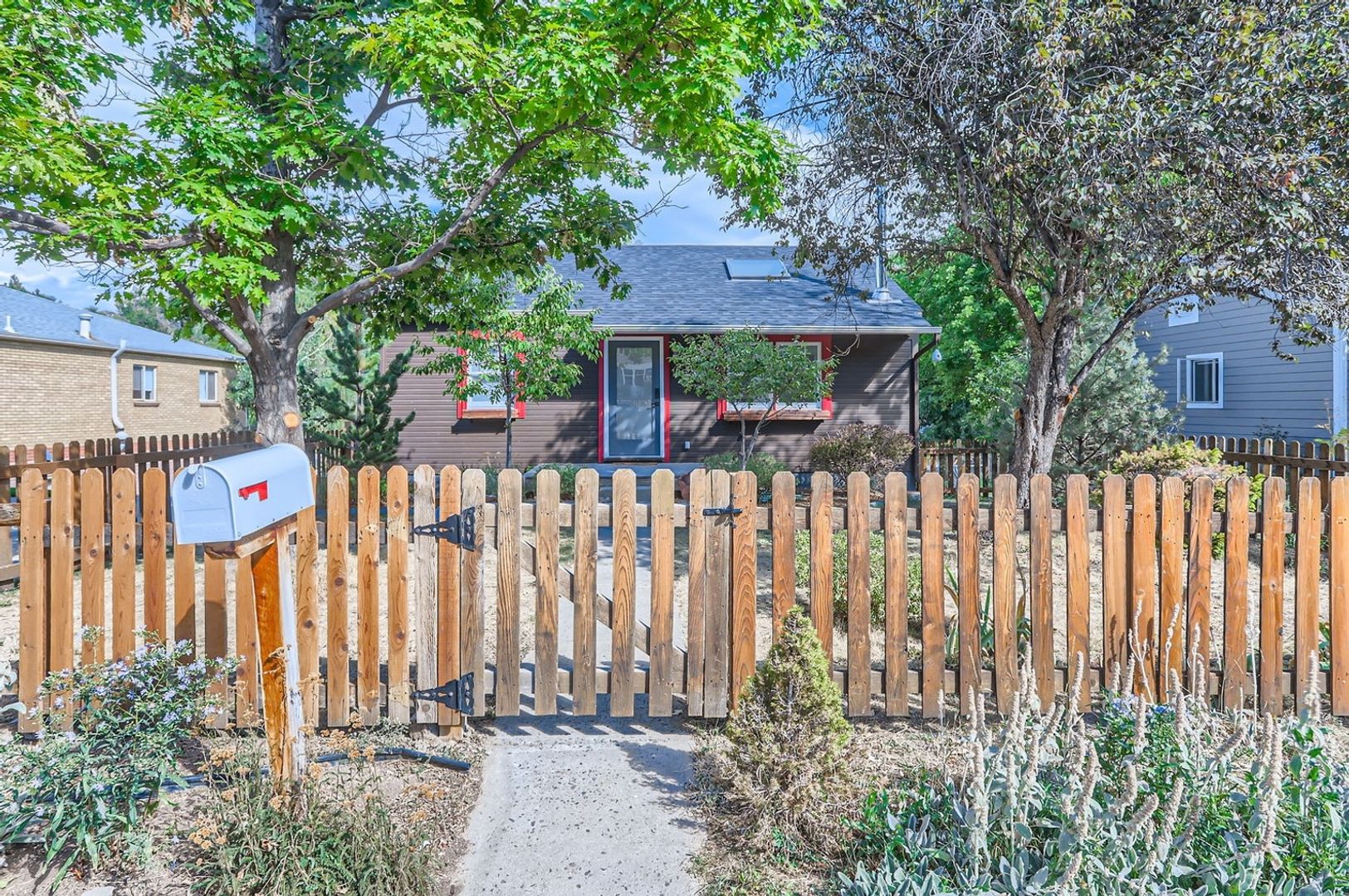 Boulder House: 1557 N St