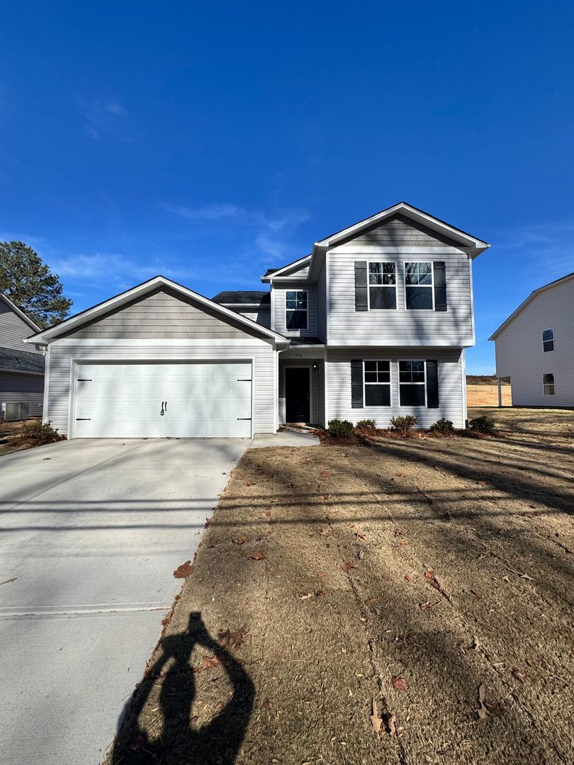 Shelby House: 914 W Sumter St