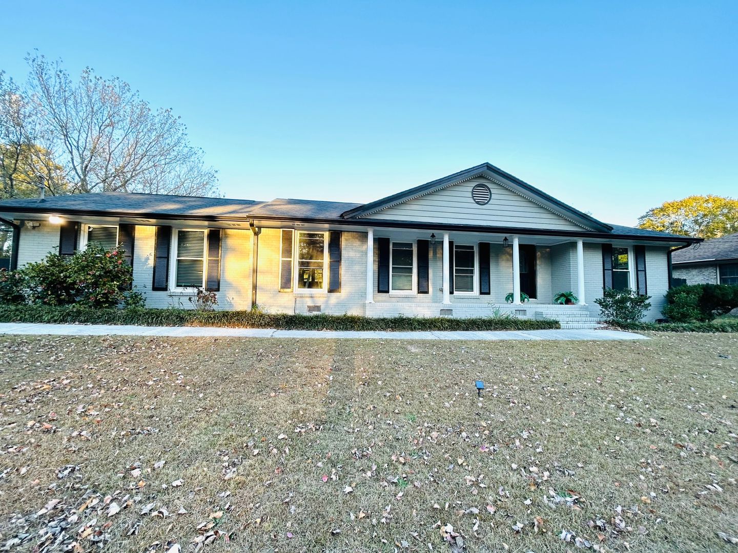 Snellville House: 2664 Abington Dr
