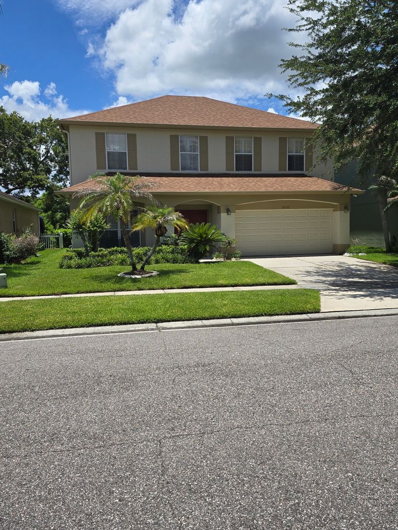 Orlando House: 14535 Lake Underhill Rd