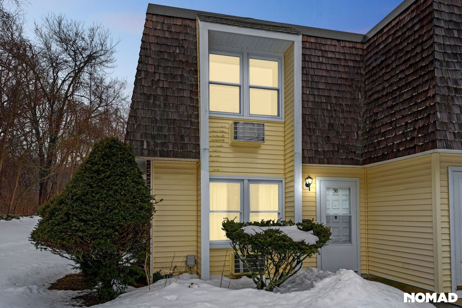 Niantic Condo: 127 Black Point Rd