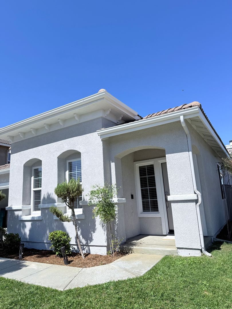 Moreno Valley House: 13403 Hawthorn Ave