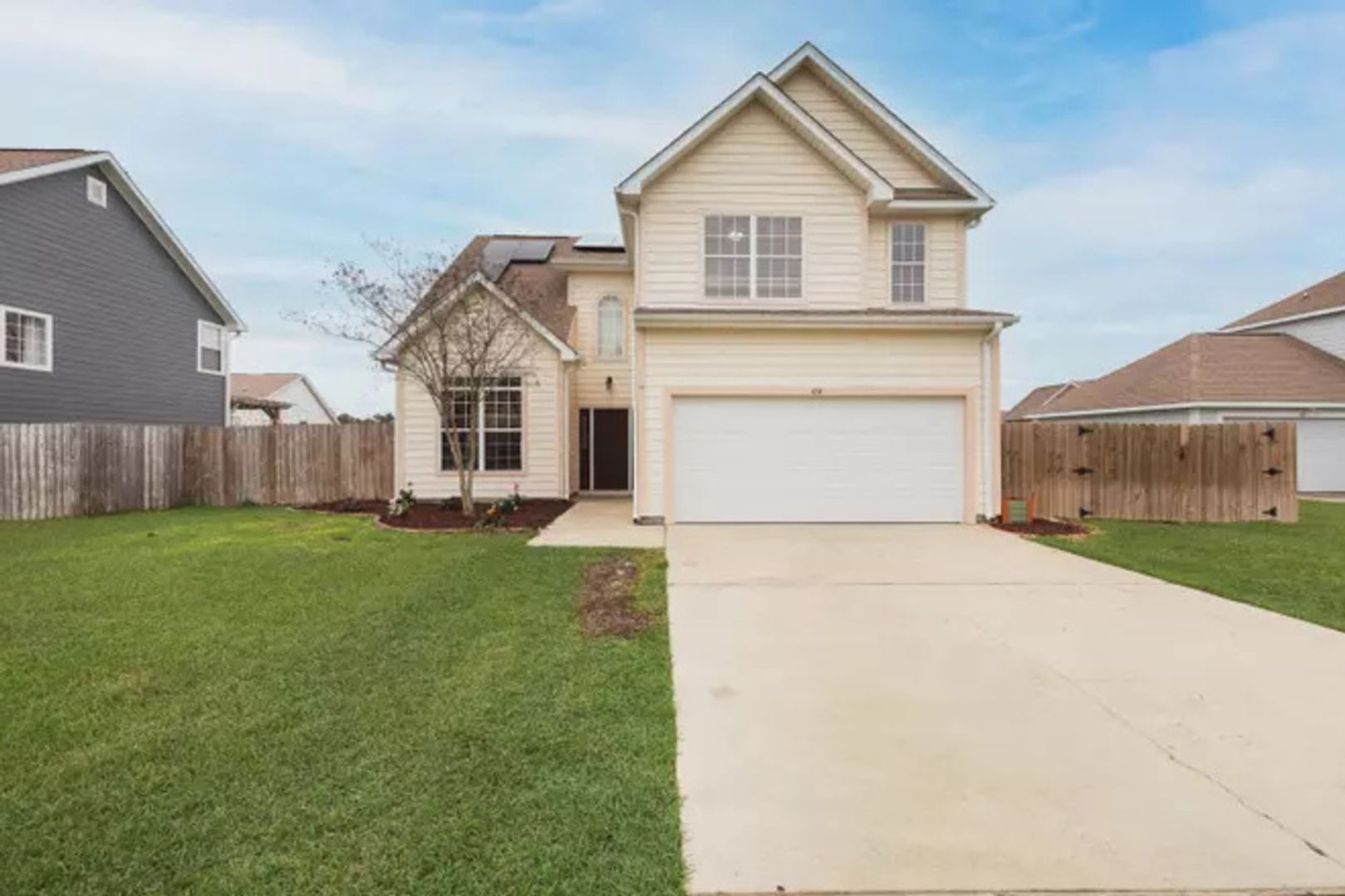 Crestview House: 414 Peoria Blvd