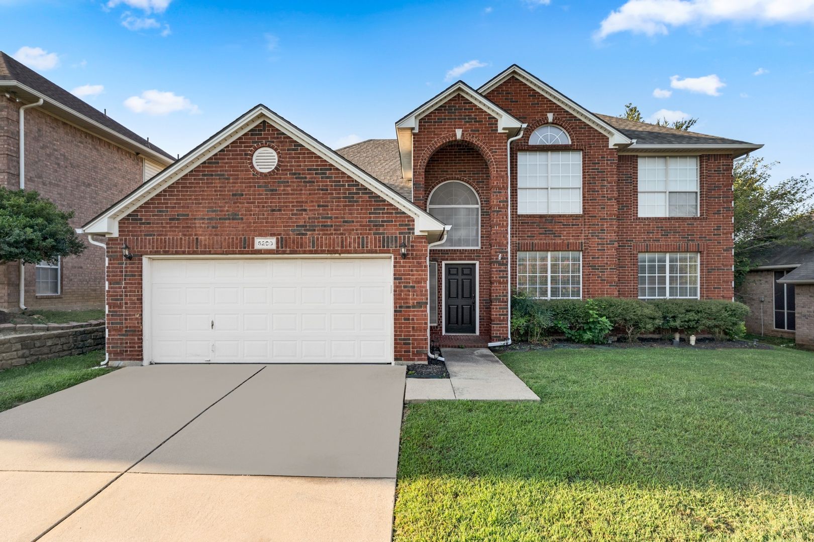 Fort Worth House: 5200 Saint Croix Ln