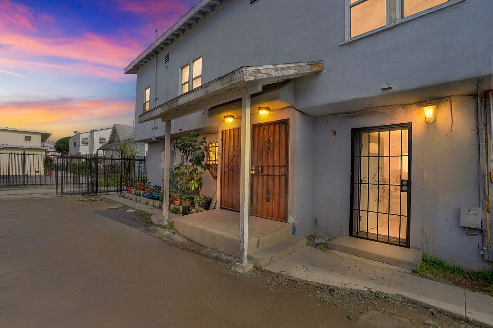 Los Angeles Townhome: 1157 E 21st St