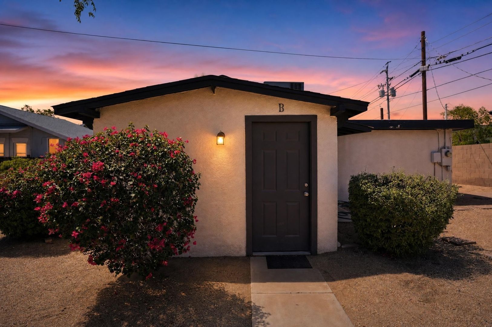Phoenix Townhome: 1524 W Monroe St