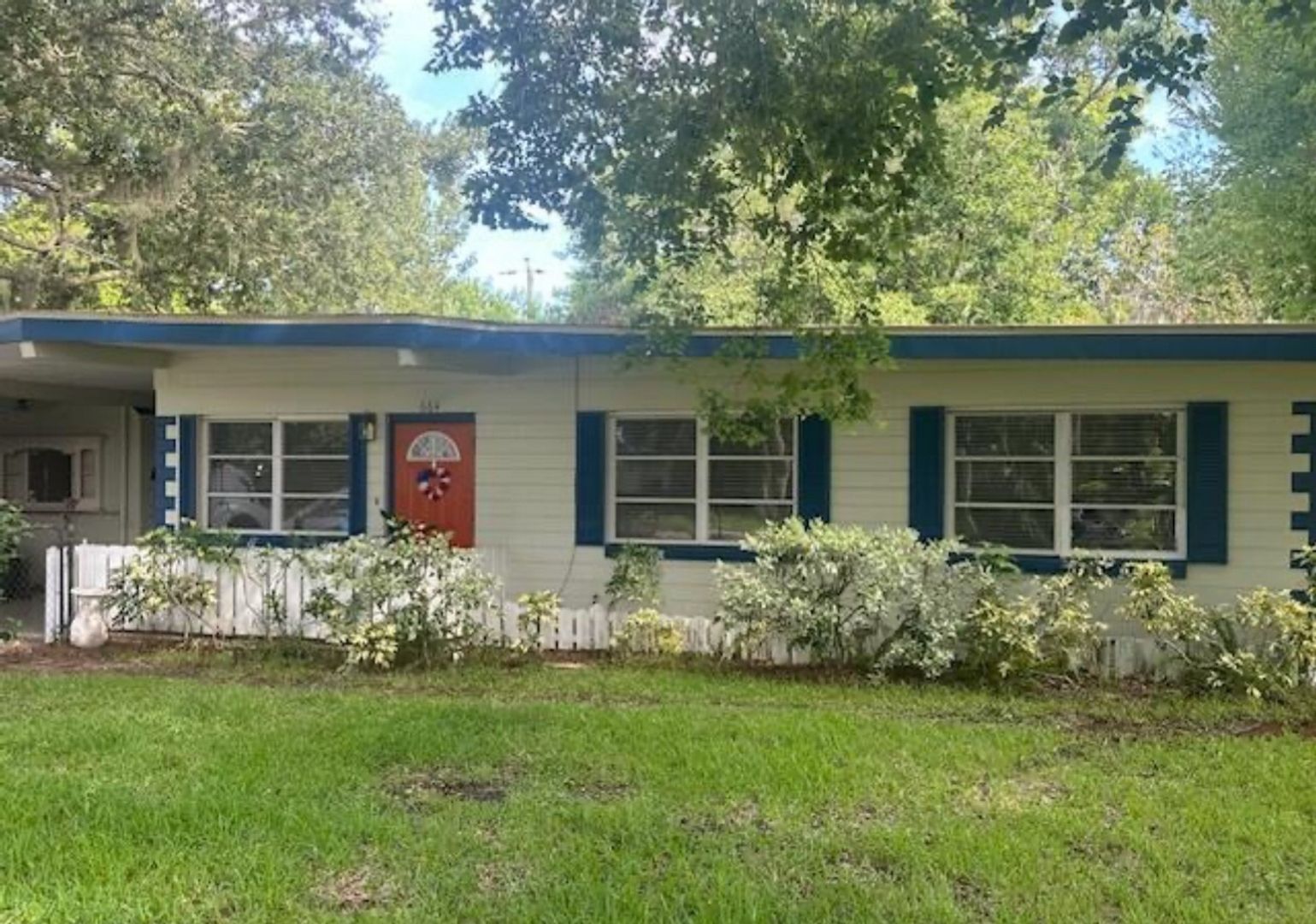 Daytona Beach House: 664 8th St