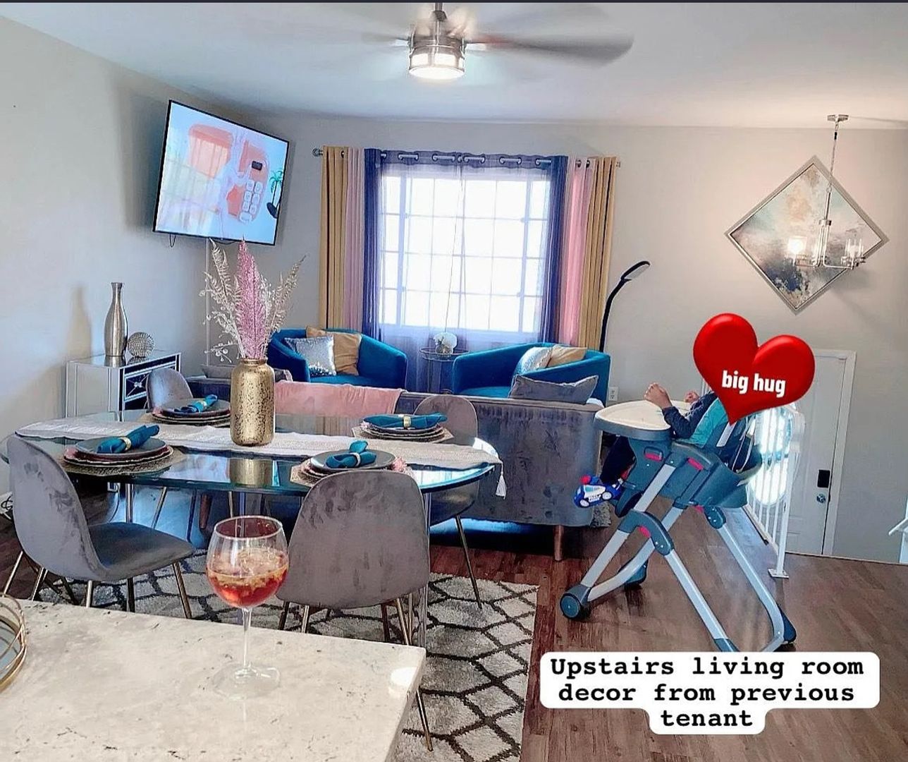 Crystal Lake House: 8616 Hickory Ave