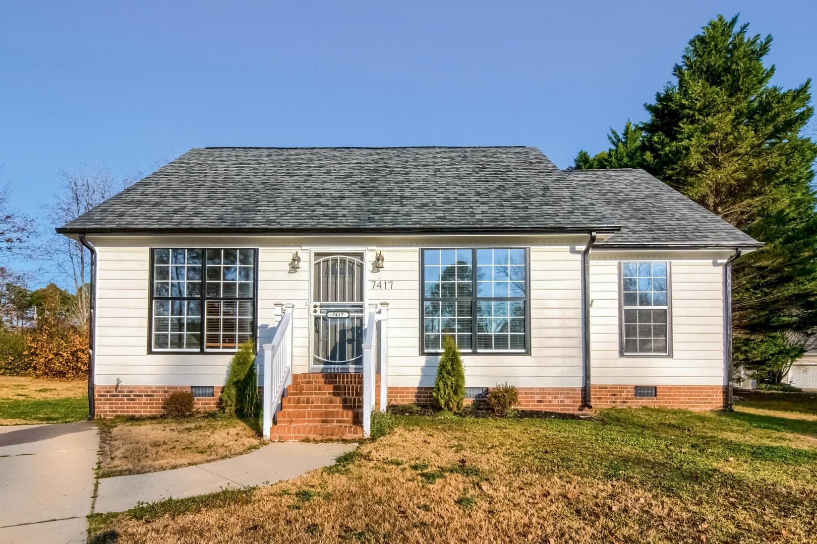 Raleigh House: 7417 Wisconsin Ct