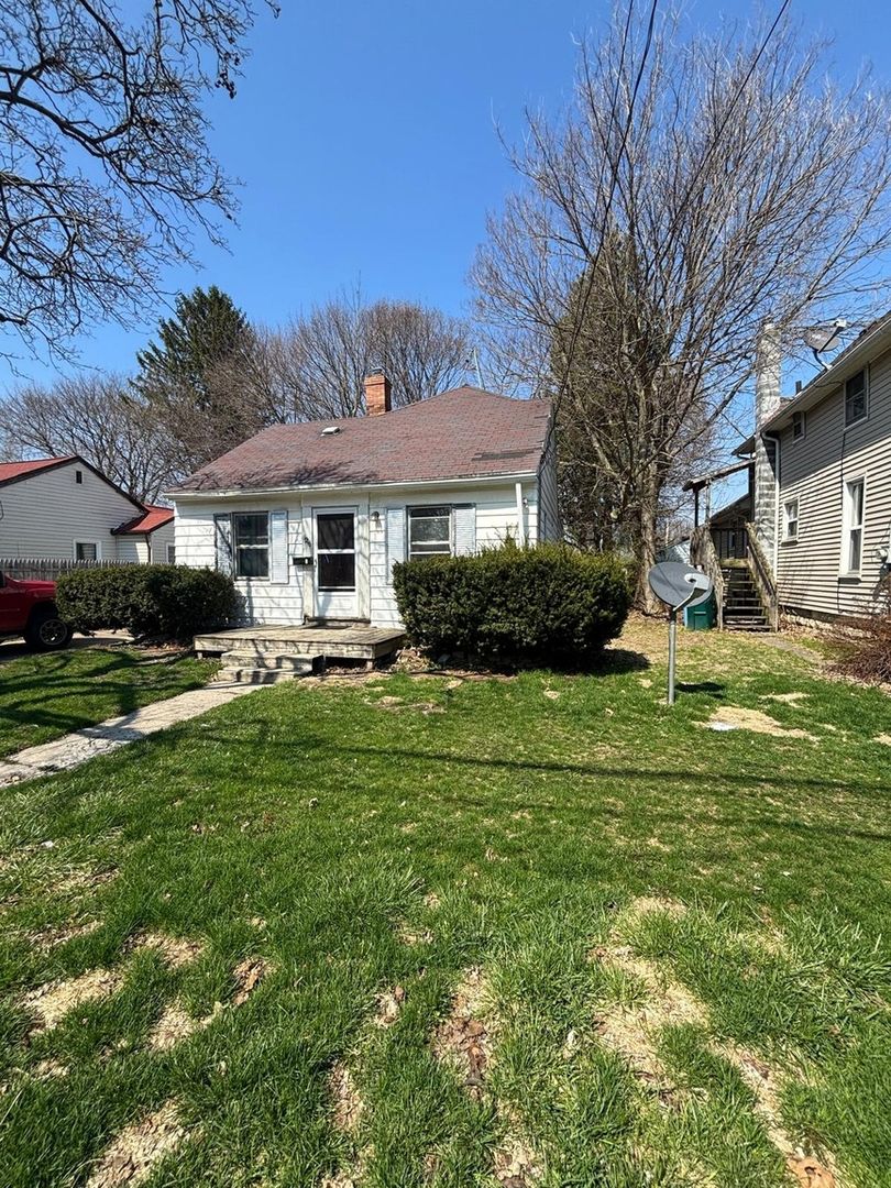 Lansing House: 1216 W Mount Hope Ave