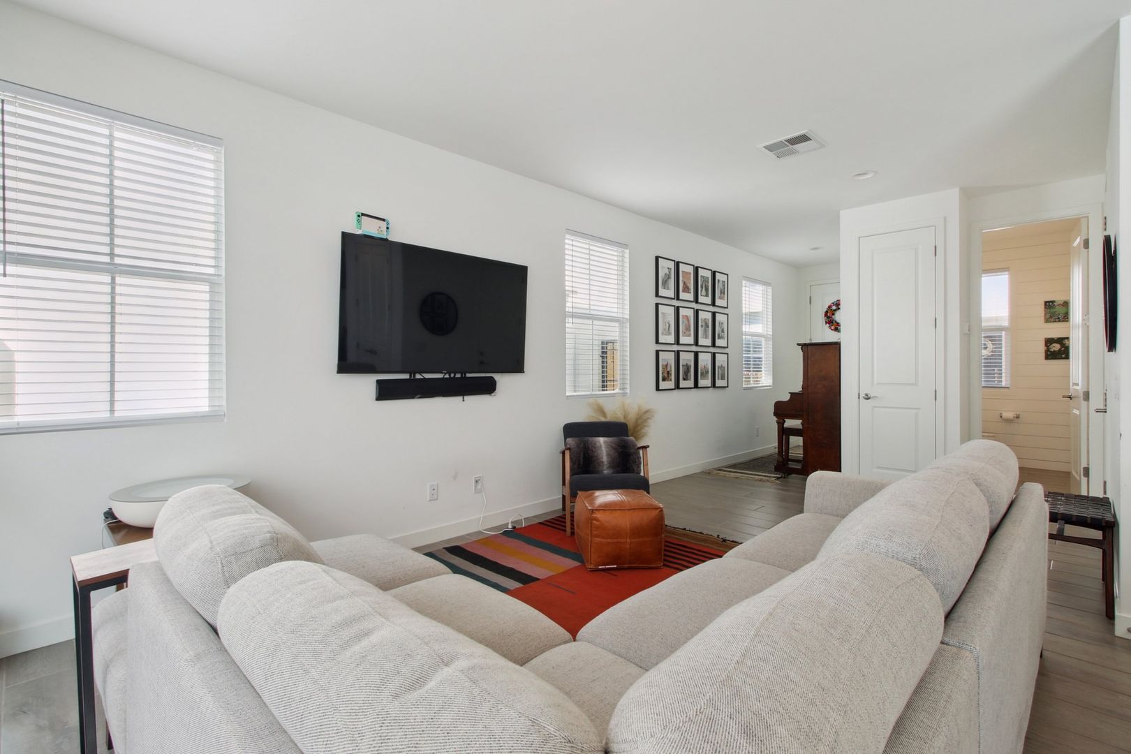 Mesa House: 5464 S Dillon Cir