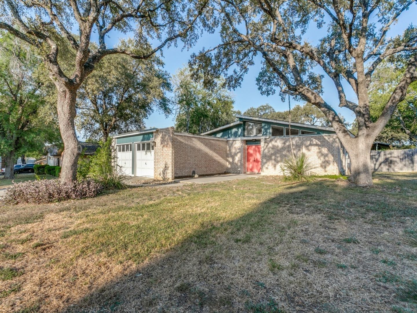 San Antonio House: 12411 La Lira St
