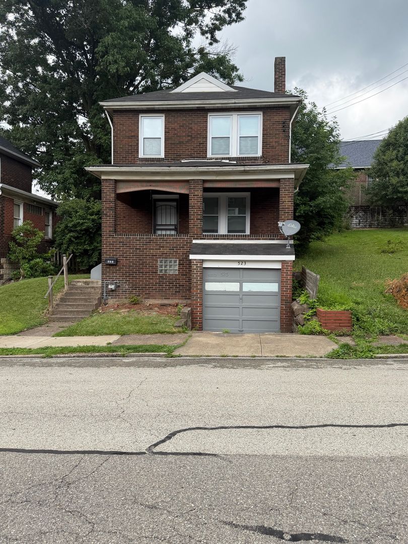 East Pittsburgh House: 523 Ridge Ave