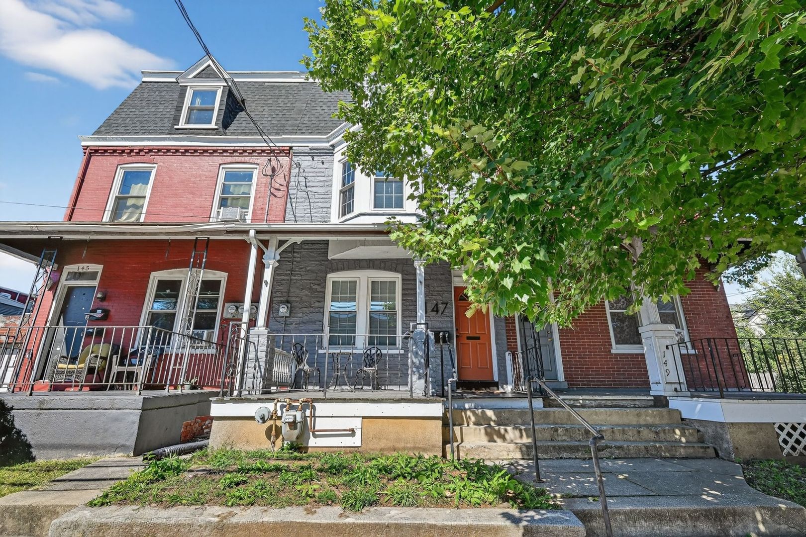 Spacious 4BR House in Lancaster