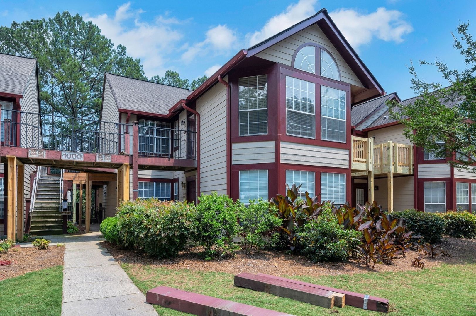 Alpharetta House: 1003 Sandy Lane Dr