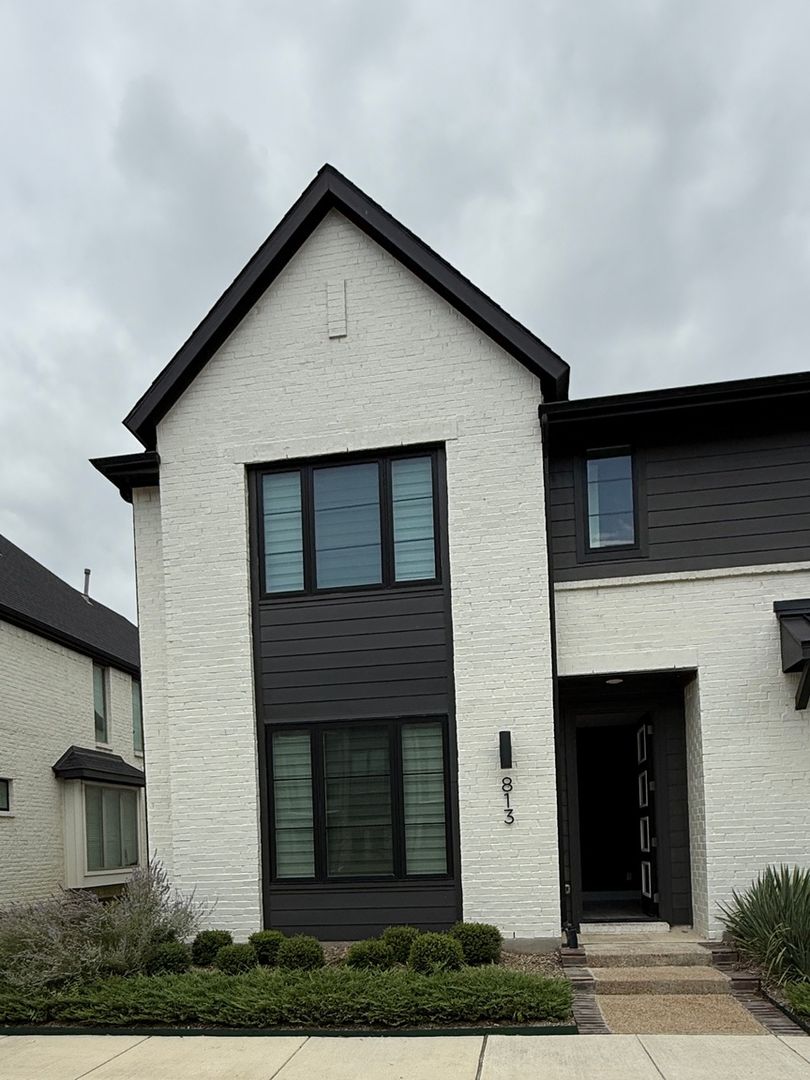 Arlington Townhome: 813 Crystal Oak Ln