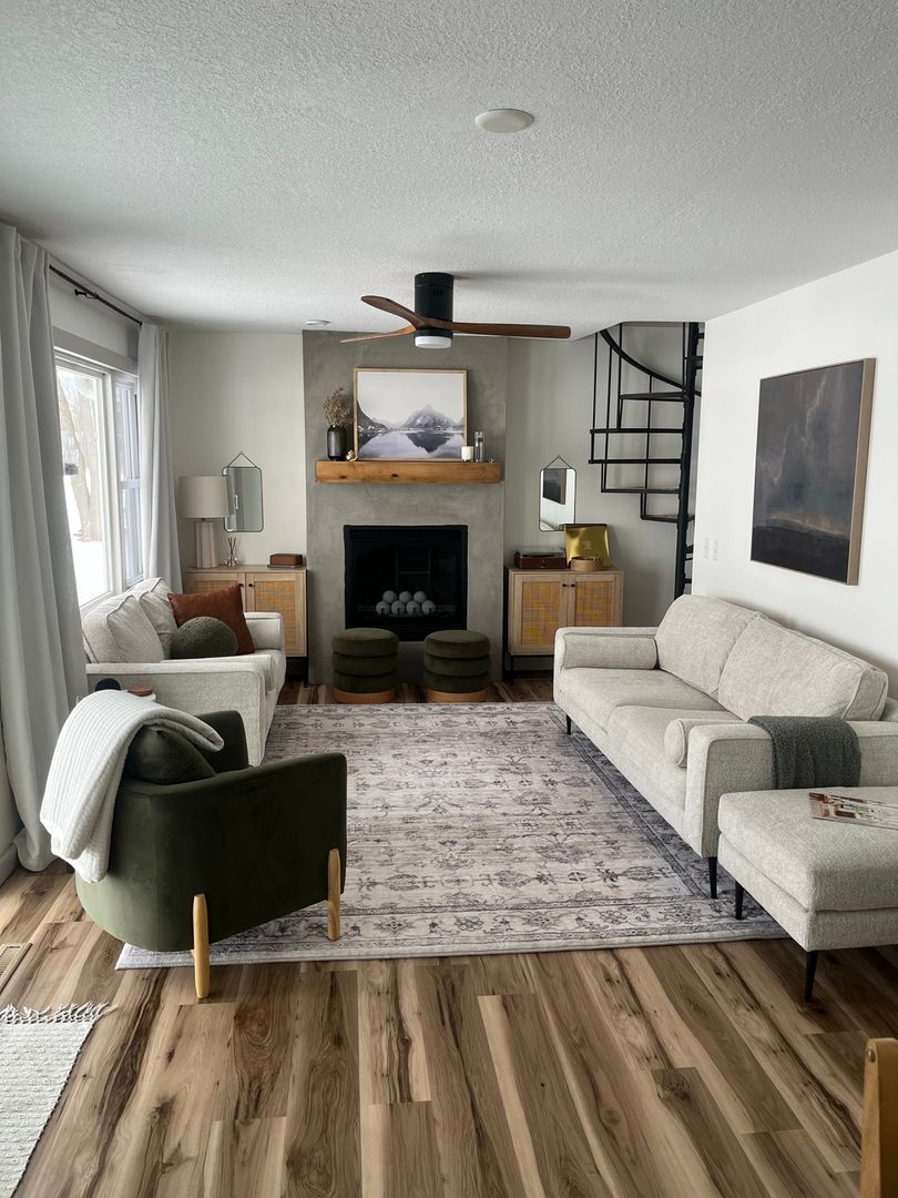 Maple Lake House: 6714 80th St Nw