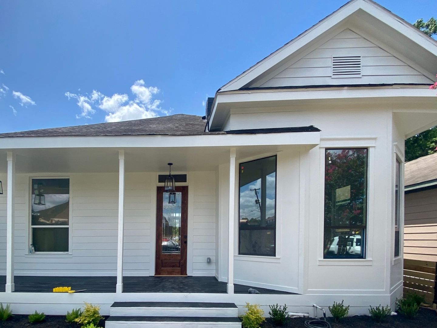 Houston House: 2510 Nagle St