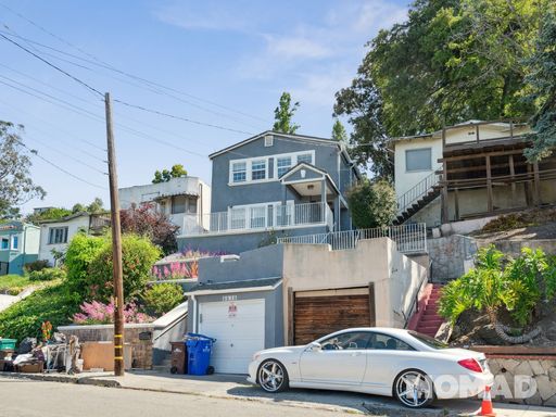 3 Bedroom Single Family Home in Oakland – photo 1