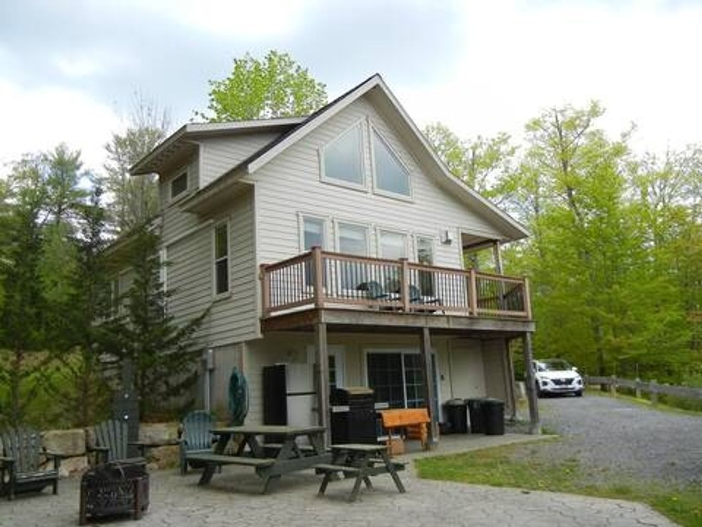 Charming 3BR House on Augur Lake 30 acre private property