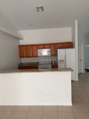 Charming 3BR Duplex in Cape Coral – photo 1
