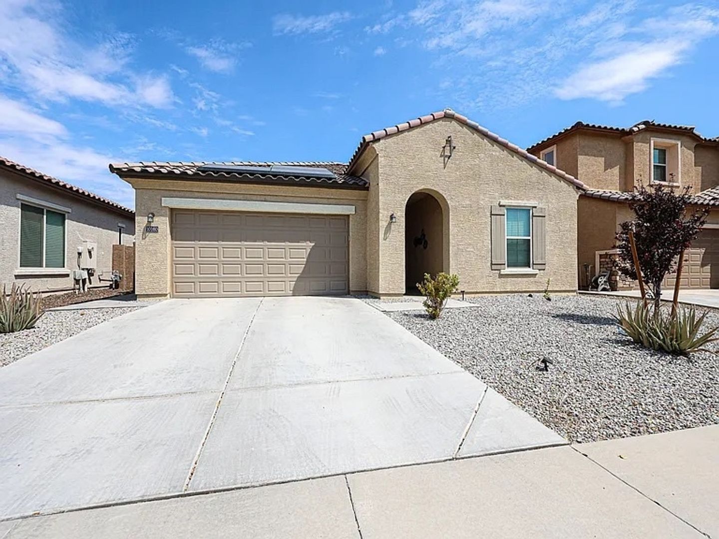 Peoria House: 10160 W Robin Ln