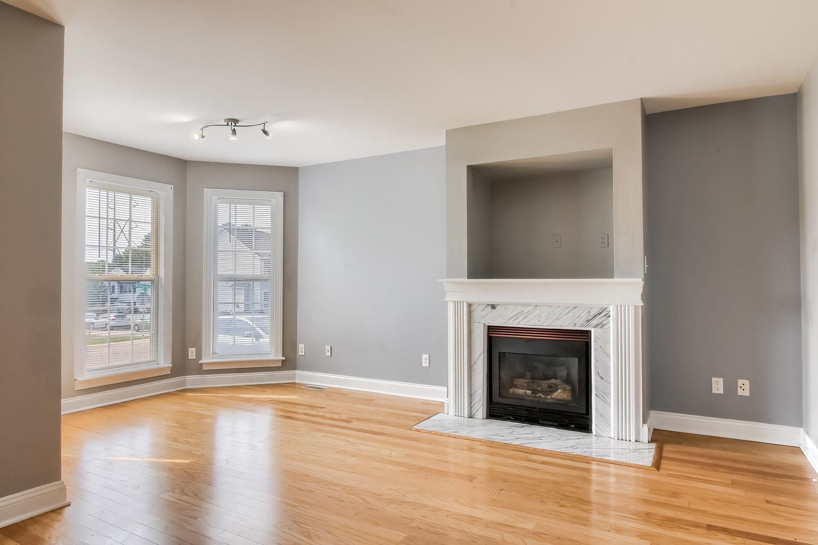 Raleigh House: 4900 Windsprint Way