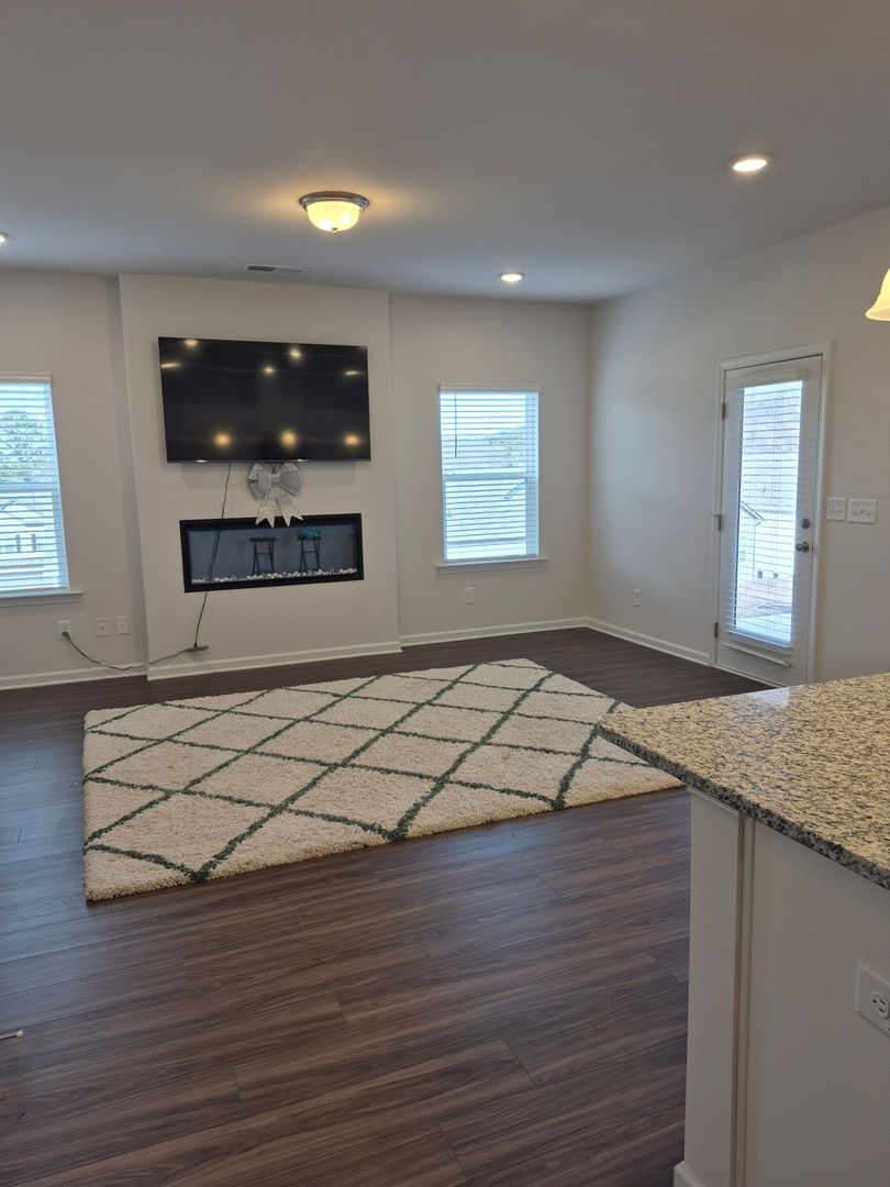 Cartersville House: 618 Blaven St