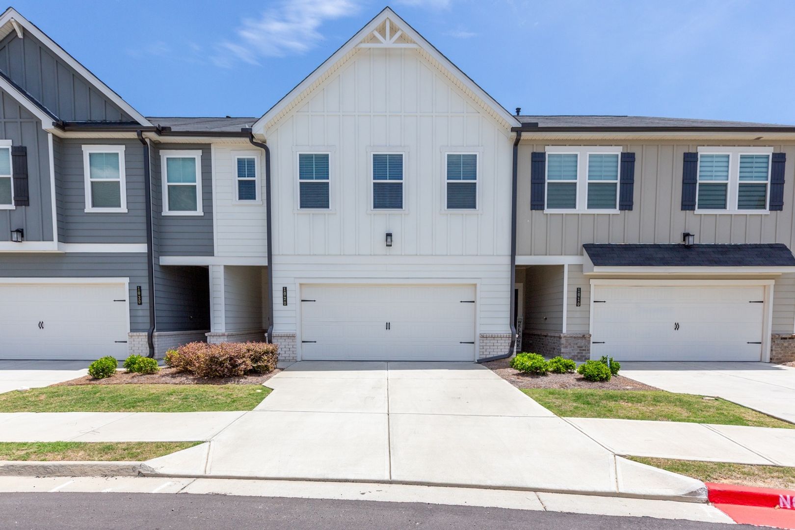 Loganville Townhome: 1020 Point Pl Dr