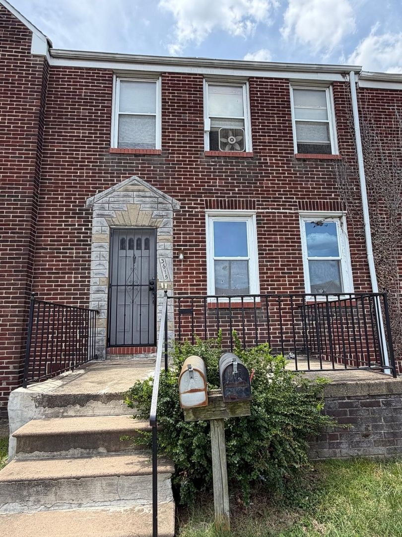 Baltimore Townhome: 3615 Erdman Ave