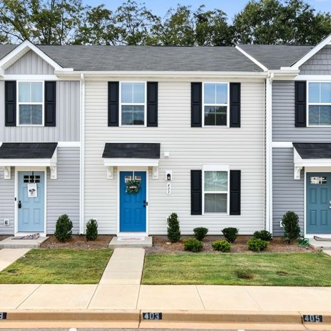 Greenville House: 403 Hampton Townes Dr