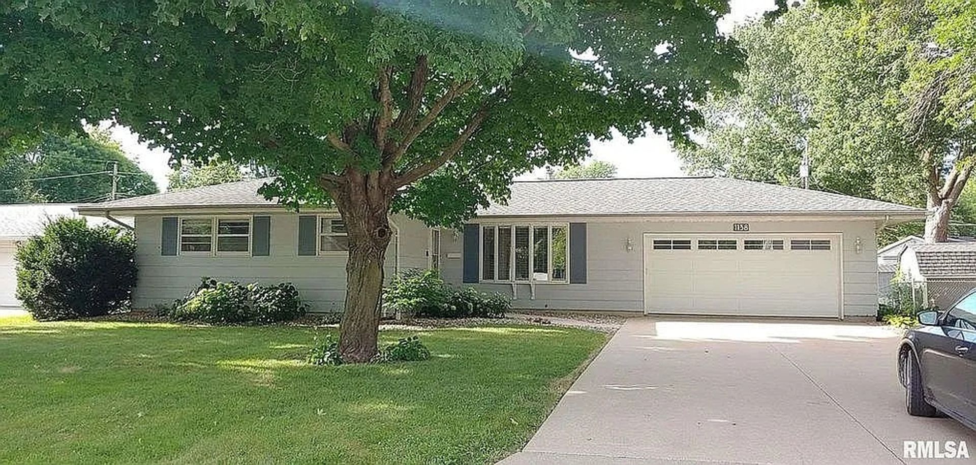Macomb House: 1138 E Grant St