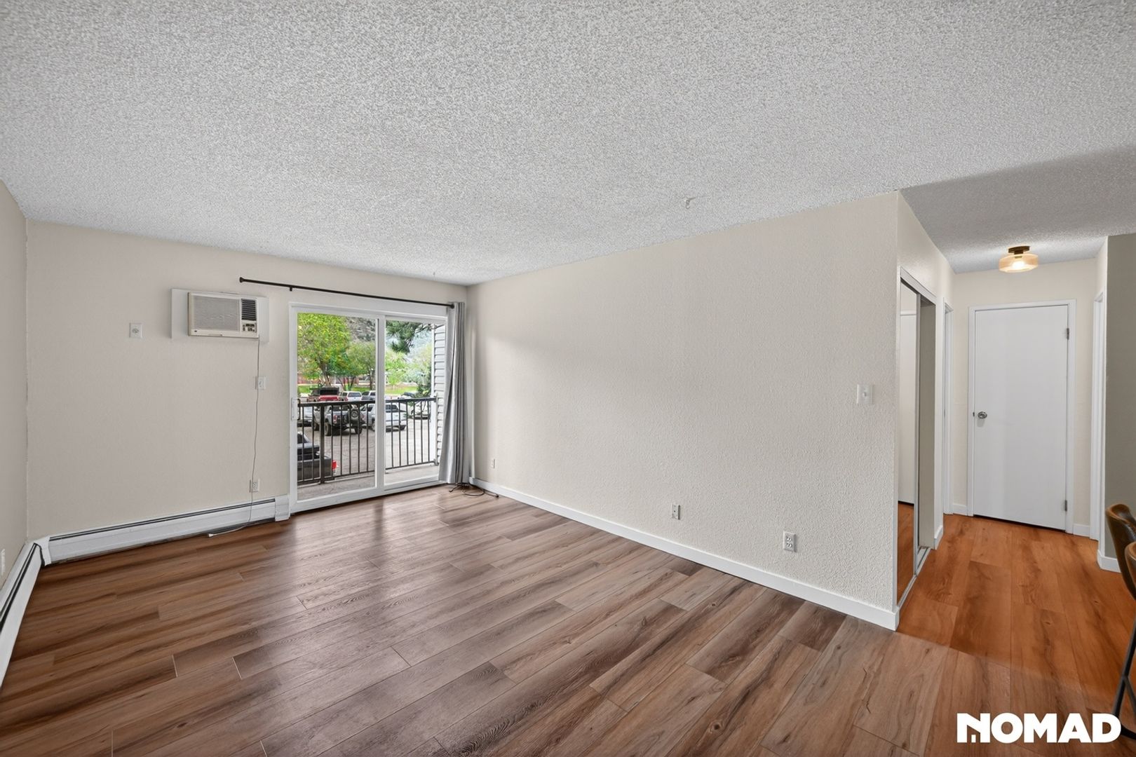 Golden Condo: 1250 Golden Cir