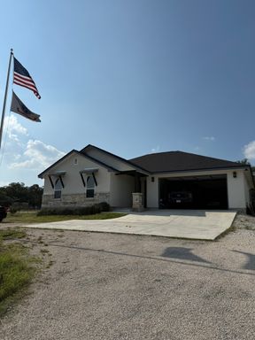 Hill Country Living - Gated & Fenced 3 Bedroom House on 1 Acre in Fischer