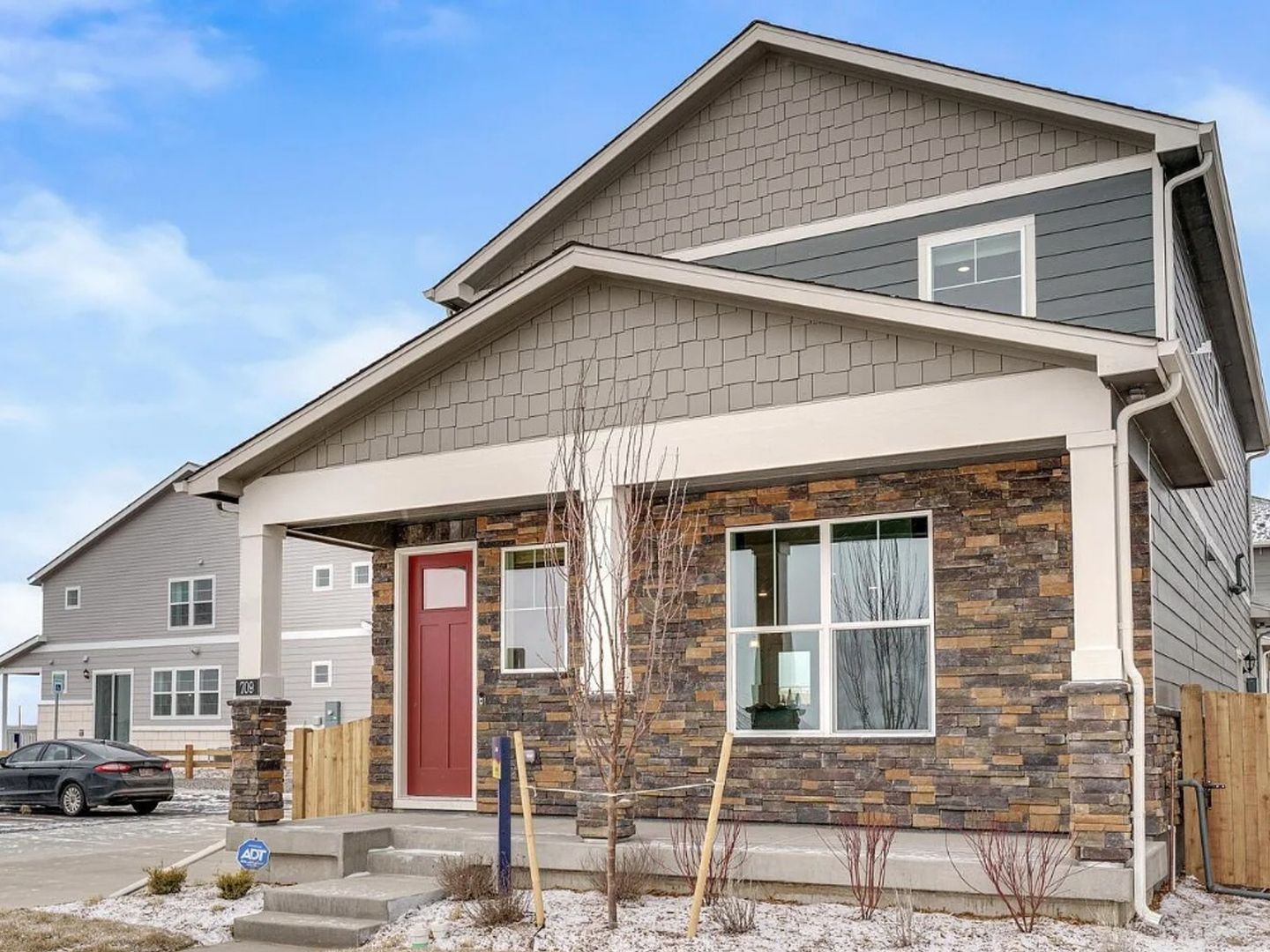 Aurora House: 828 N Quatar St