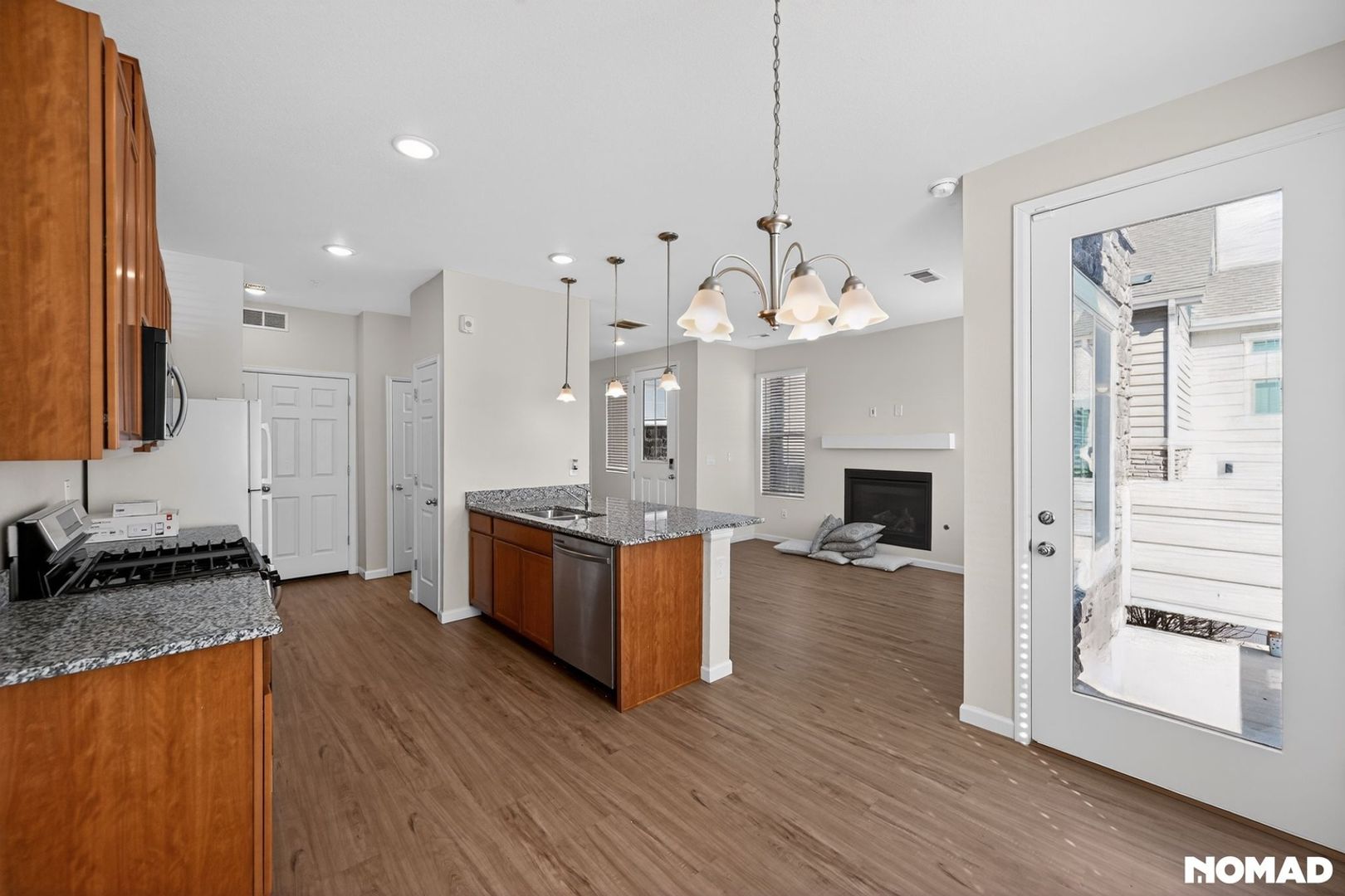 Aurora House: 5755 S Buchanan Ct