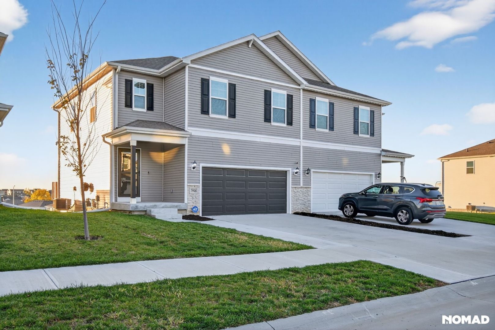 Bennington House: 7908 N 169th St